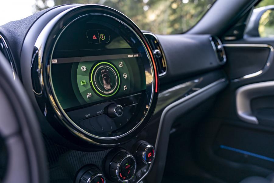 Панель приборов Mini Cooper Countryman ALL4 (F60) 2020 года  (WW) (фото 43 из 52)